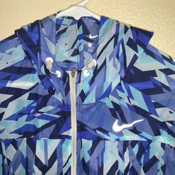 Nike wind jacket blue size m - Picture 2 of 3